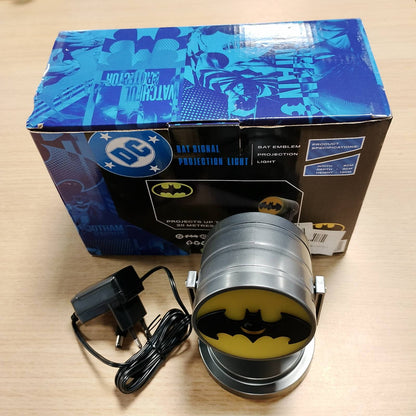320366 - DC Comics Batman Zyrtar i Sinjalit të Lakuriqit të Natës, Projektor, Dritë Tavoline dhe Ambienti Natën