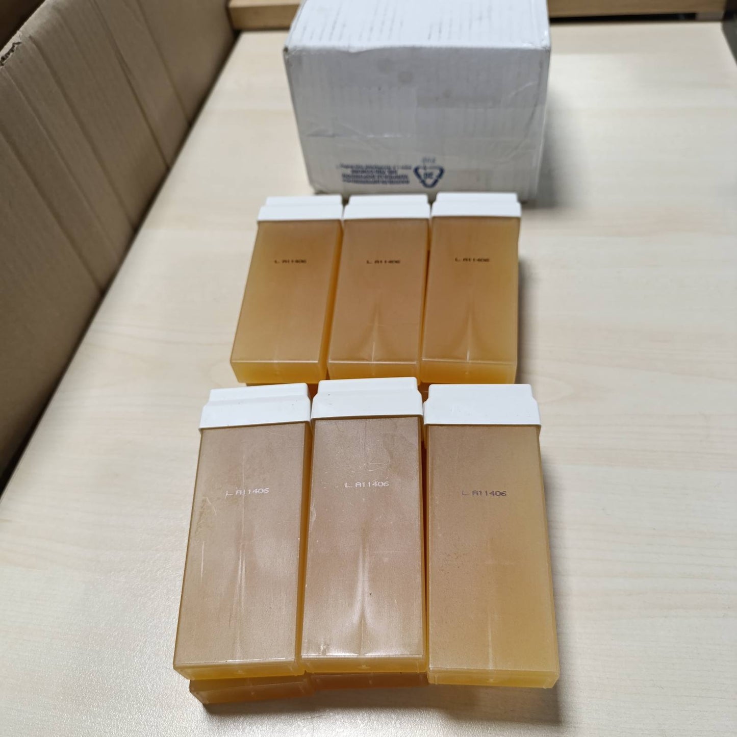 317273 - EpilWax - Dyll me mjaltë Roll-On - 100 ml - Këmbë, sqetulla, trup - I lehtë për t’u aplikuar dhe hequr