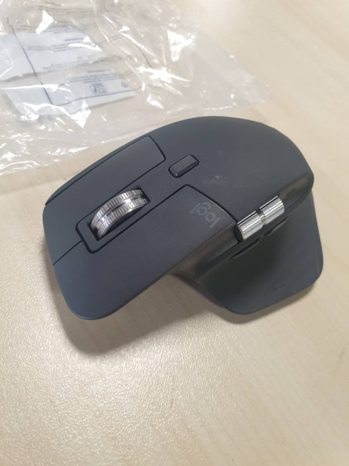 267743 - LOGITECH MX Master 3S 2025, Maus pa tel Bluetooth, 8K DPI, dizajn ergonomik, Windows, Linux, Chrome - Grafit