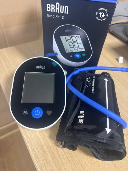 316241 - BRAUN Monitor tensioni i gjakut ExactFit™ 2, saktësi e provuar klinikisht, ekran me kod ngjyrash, manshetë universale, për përdorim jo-komercial, BUA4050