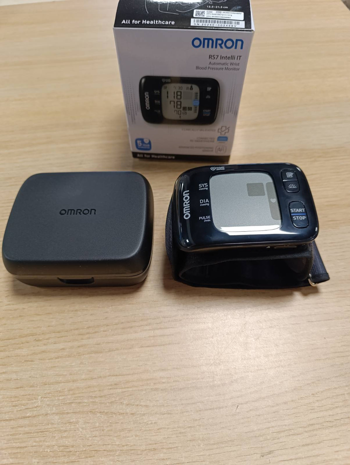 315451 -  Intelli IT, monitor dixhital tensioni gjakut në kyçin e dorës, i pajtueshëm me Bluetooth, i përshtatshëm për individë mbipeshë, i validuar klinikisht.