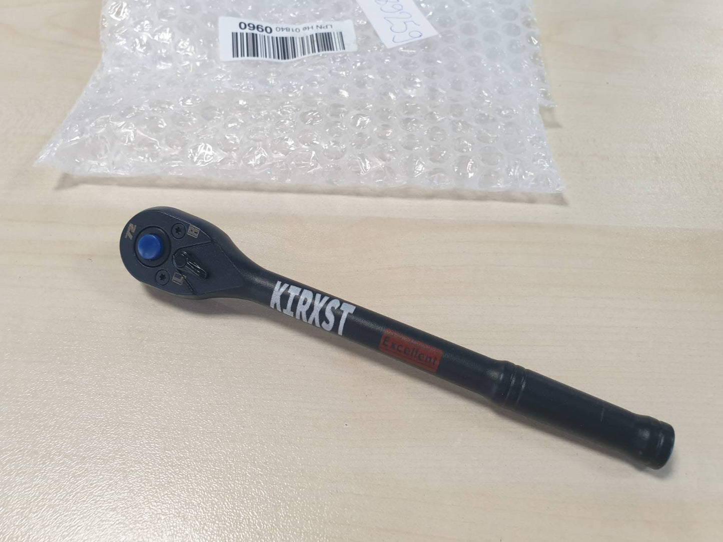 289259 - KIRXST Çelës me rrota 1/4", me lëshim të shpejtë, 72 dhëmbë, kënd aktivizimi 5°, i kthyeshëm, me rrota të kthyeshme 180 mm, për riparimin e automjeteve dhe mobiljeve