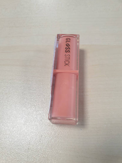 318869 - REVOLUTION Shkëlqyes buzësh Pout, 3g, Sorbet Pjeshke, me shkëlqim të lartë, acid hialuronik, vitaminë E, Vegan, pa mizori