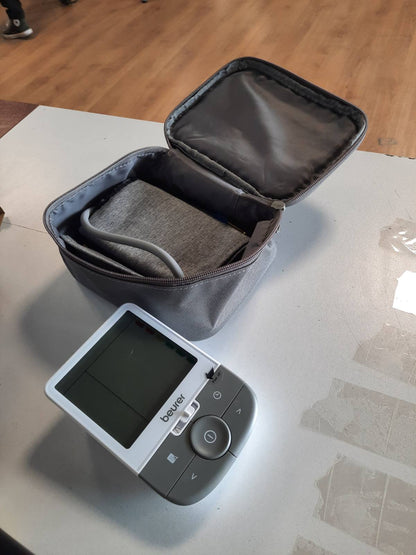 296702 - BEURER Monitor tensioni i gjakut BM 53, për krahun e sipërm, i validuar klinikisht, zbulim i AF, transferim të dhënash në Apple Health, gri-i bardhë