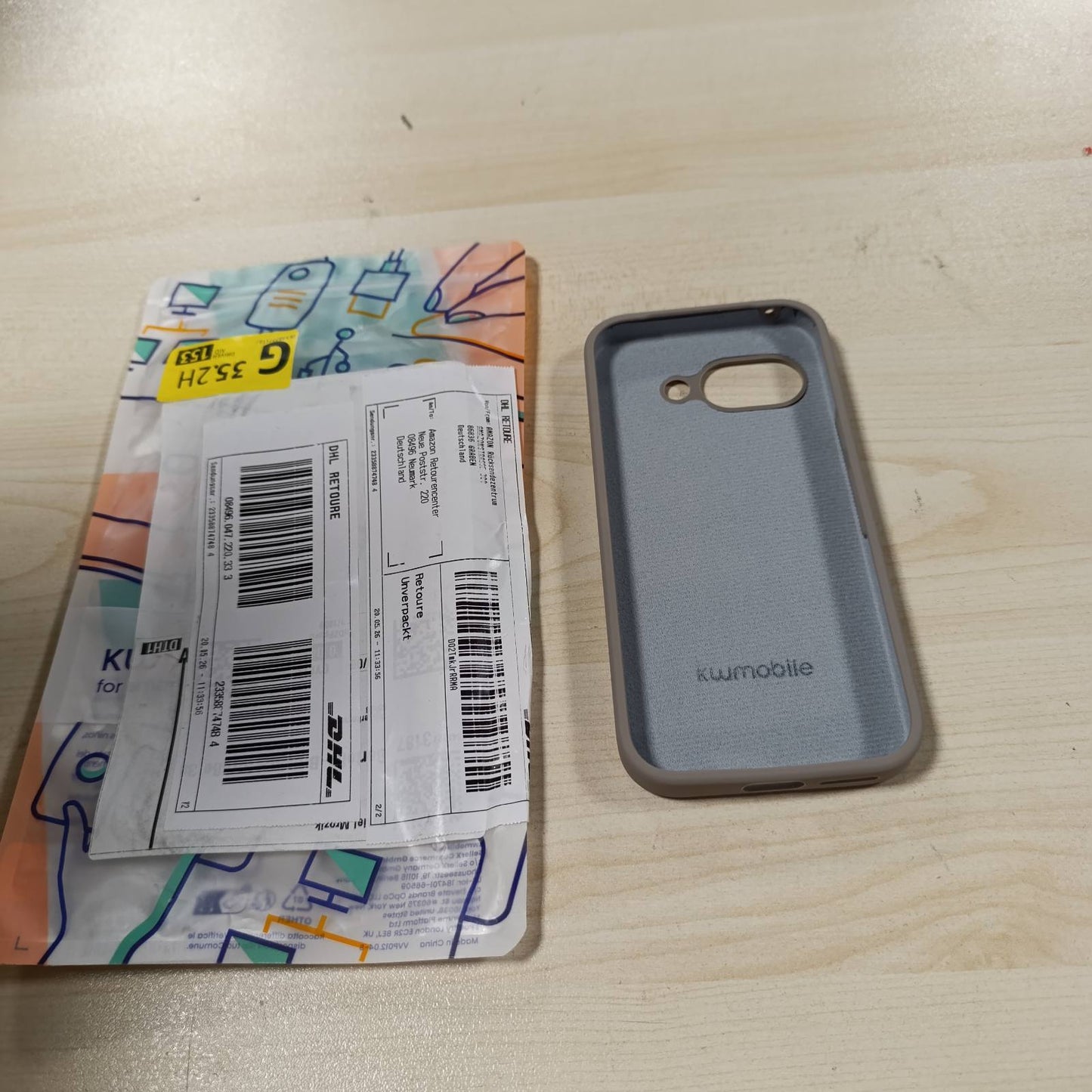 277198 - KWMOBILE Mbrojtëse për Google Pixel 9a, Silikoni, Karikim pa tel, Ngjyrë bezhë
