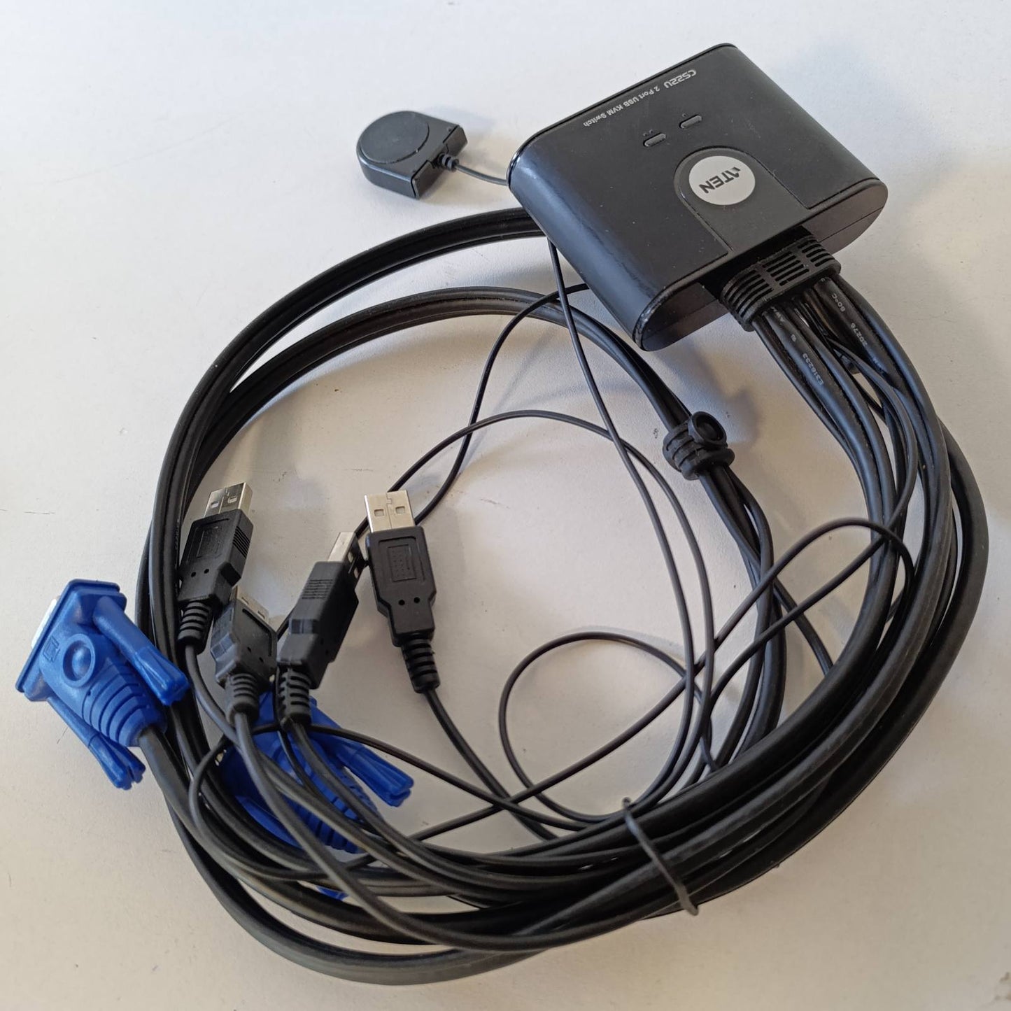273728 - ATEN Ndërprerës KVM CS22U (2 porta, USB 2.0) i zi