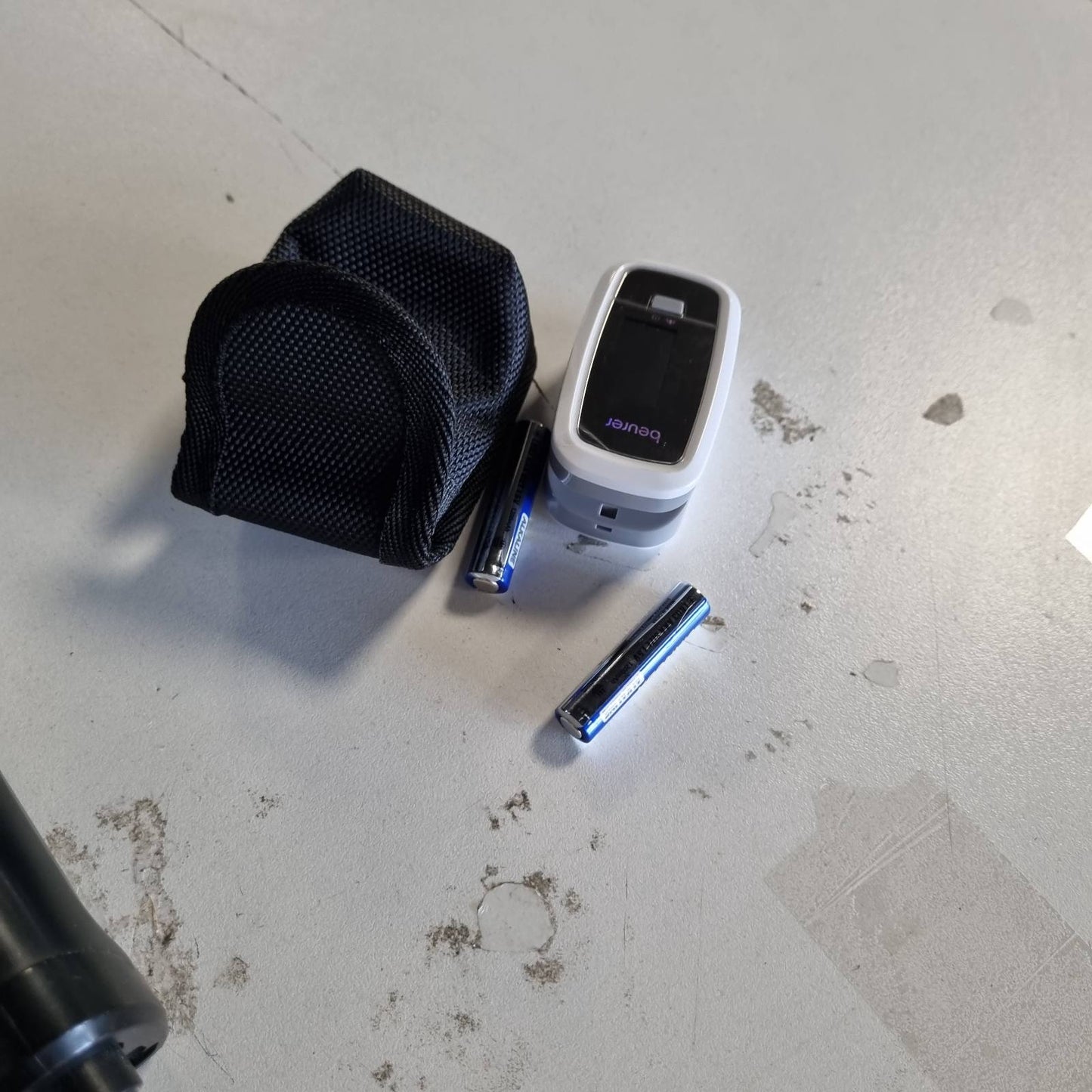 317263 - OKSIMETËR PULSI BEURER PO 30, MAT NGOPJEN E OKSIGJENIT (SPO₂) DHE RRAHJET E ZEMRËS (PULSIN), OKSIMETËR GISHTI ME EKRAN ME NGJYRA, APLIKIM PA DHIMBJE NË GISHT, 6.1 X 3.6 X 3.2 CM, I BARDHË