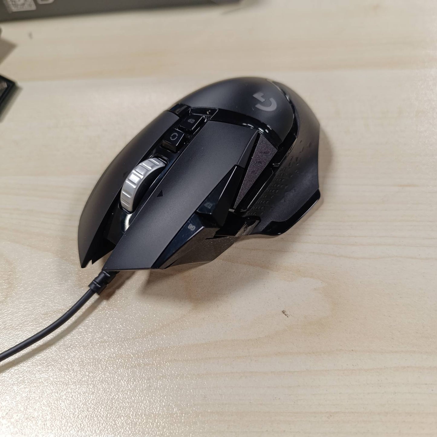 267857 - LOGITECH Maus lojërash me tela G G502 Hero, sensor Hero 25K, 25600 dpi, RGB, peshë e personalizueshme, 11 butona të programueshëm, memorie e integruar, PC/Mac - i zi