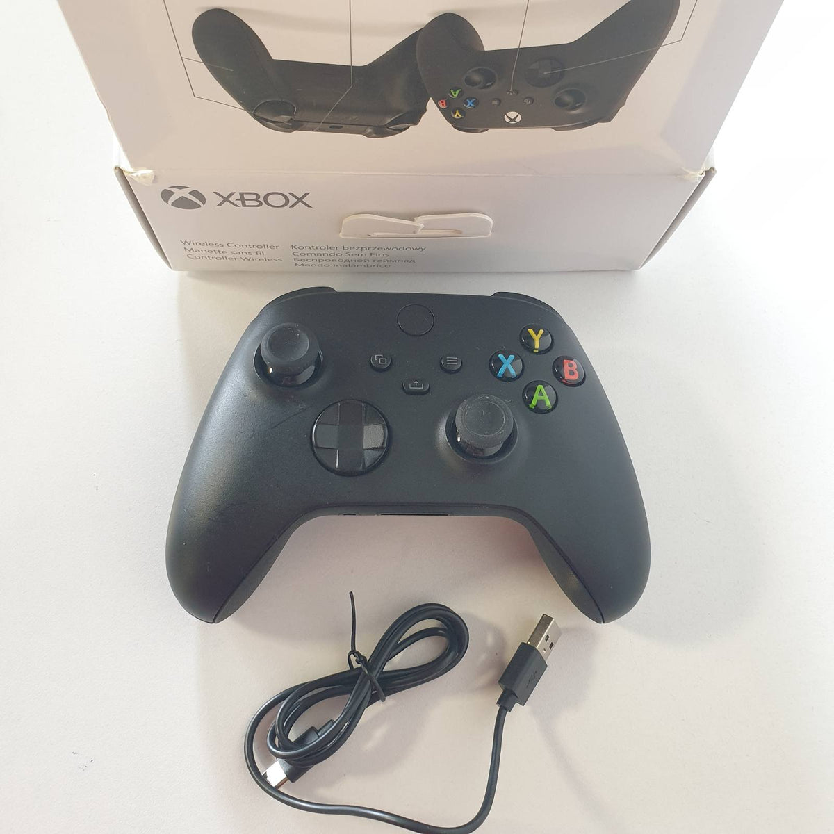 305200 - XBOX Kontrolluesi pa tel, Karboni i zi