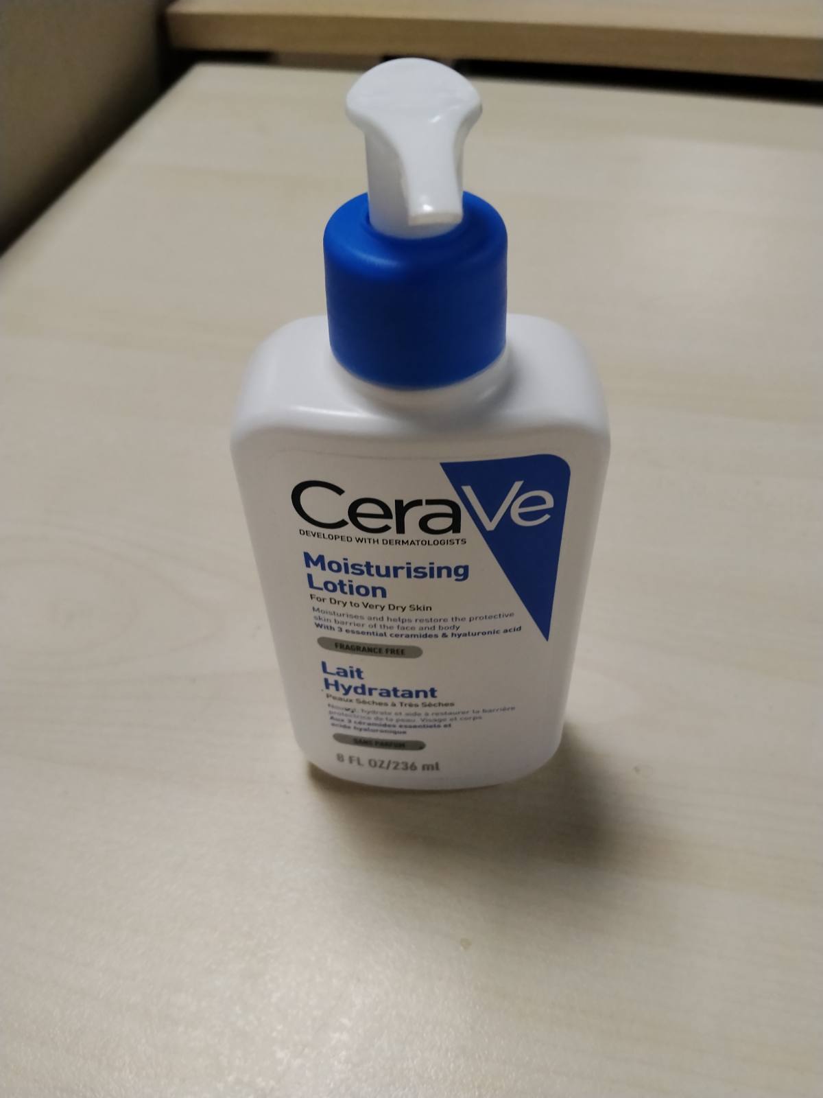 297608 - CERAVE Losion trupi me pompë, për lëkurë të thatë deri shumë të thatë, 236 ml, krem hidratues me acid hialuronik dhe 3 ceramide esenciale, i përshtatshëm për dermatitin atopik