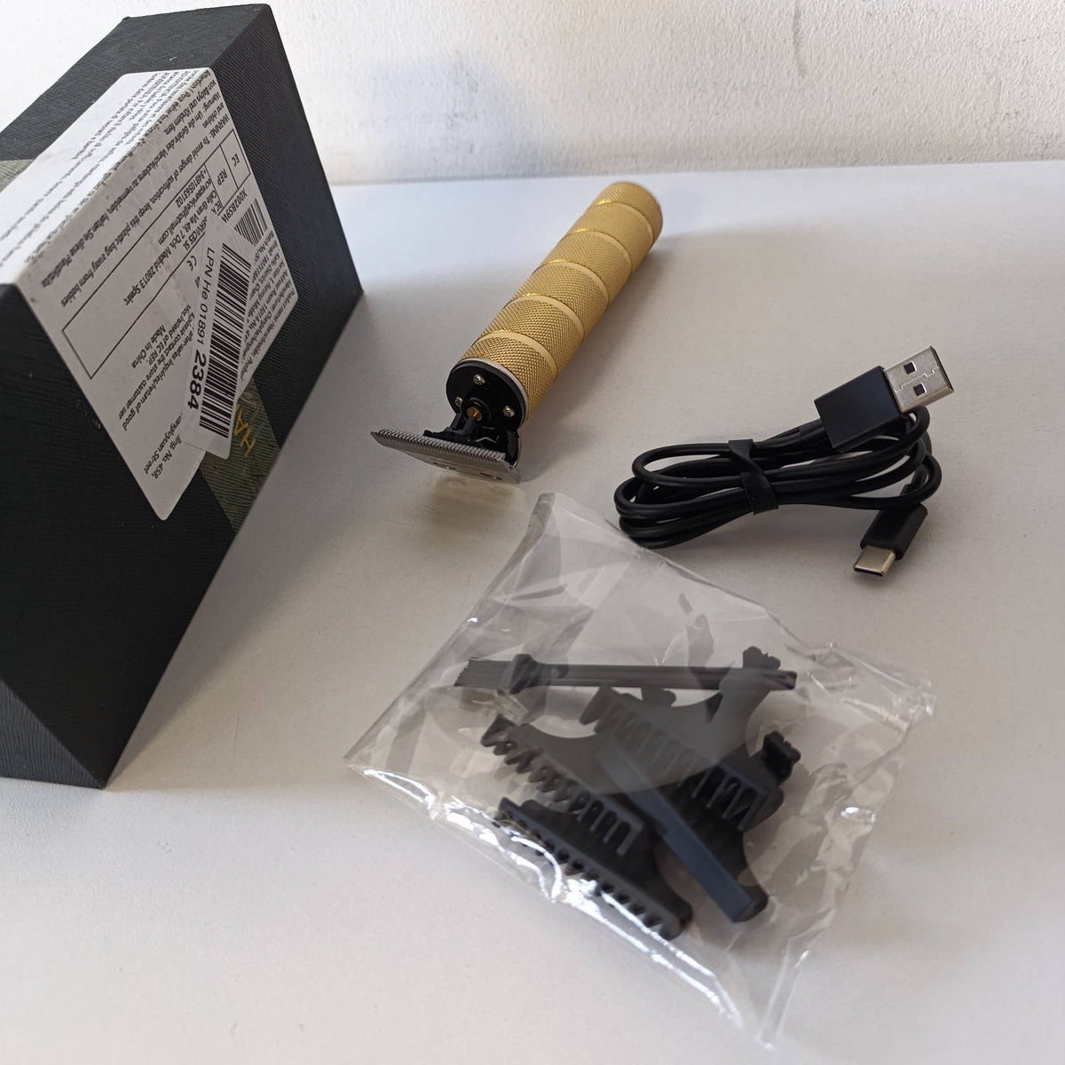 316367 - Makinë prerëse flokësh elektrike profesionale pa tel, Prerëse flokësh në formë T-je për burra