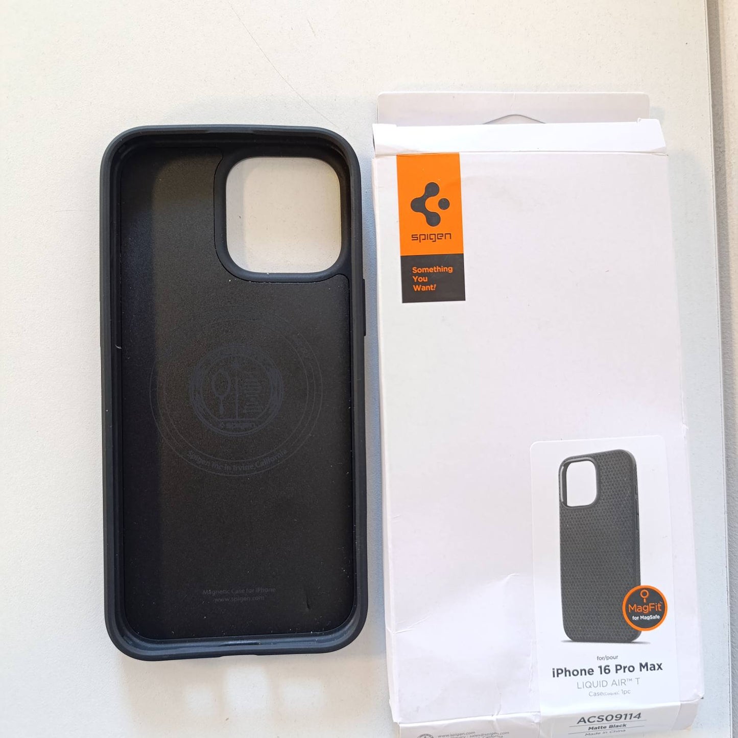 320165 - MBËSHTJELLËSE SPIGEN PËR IPHONE 16 PRO MAX, Liquid Air T MagFit, [Butoni i Kontrollit të Kamerës] 6.9 Inç - E zezë mat