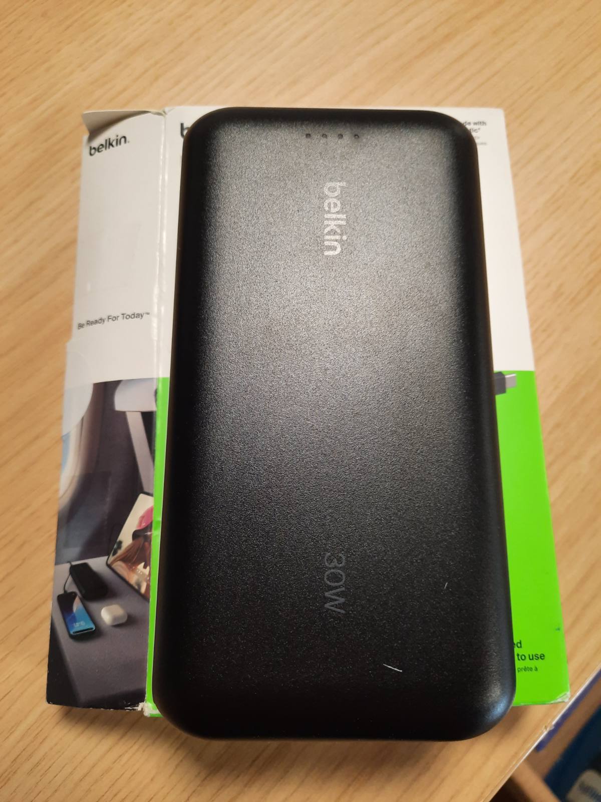 273309 - BELKIN BANKË ENERGJIE PORTATIVE 20K PD 30W - KABLLË TË INTEGRUAR, USB-C, PËR IPHONE 16, IPAD PRO, GALAXY S25, E ZEZË