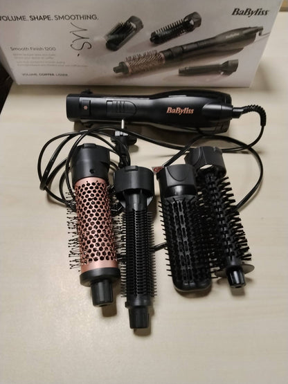 315532 - BABYLISS Smooth Finish 1200 Furçë me ajër të nxehtë 4-në-1, 1200W, Teknologji Jonike dhe Qeramike, 4 aksesorë, E zezë/Rozë, AS122E