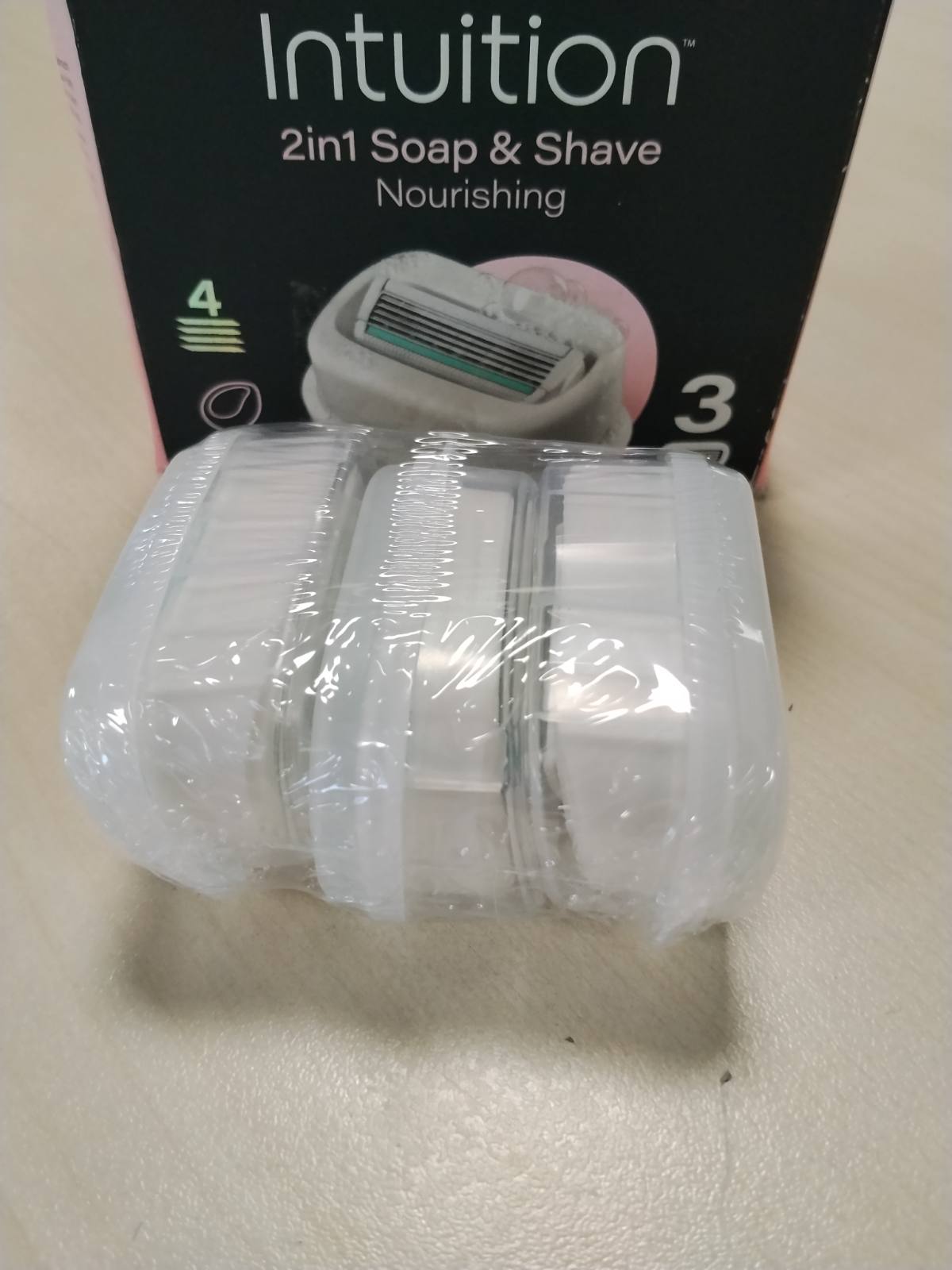 318249 - WILKINSON SWORD - Sapun Ushqyes dhe Rroje Intuition 2-në-1 për Gra - 3 Mbushje me Teh - Vegan