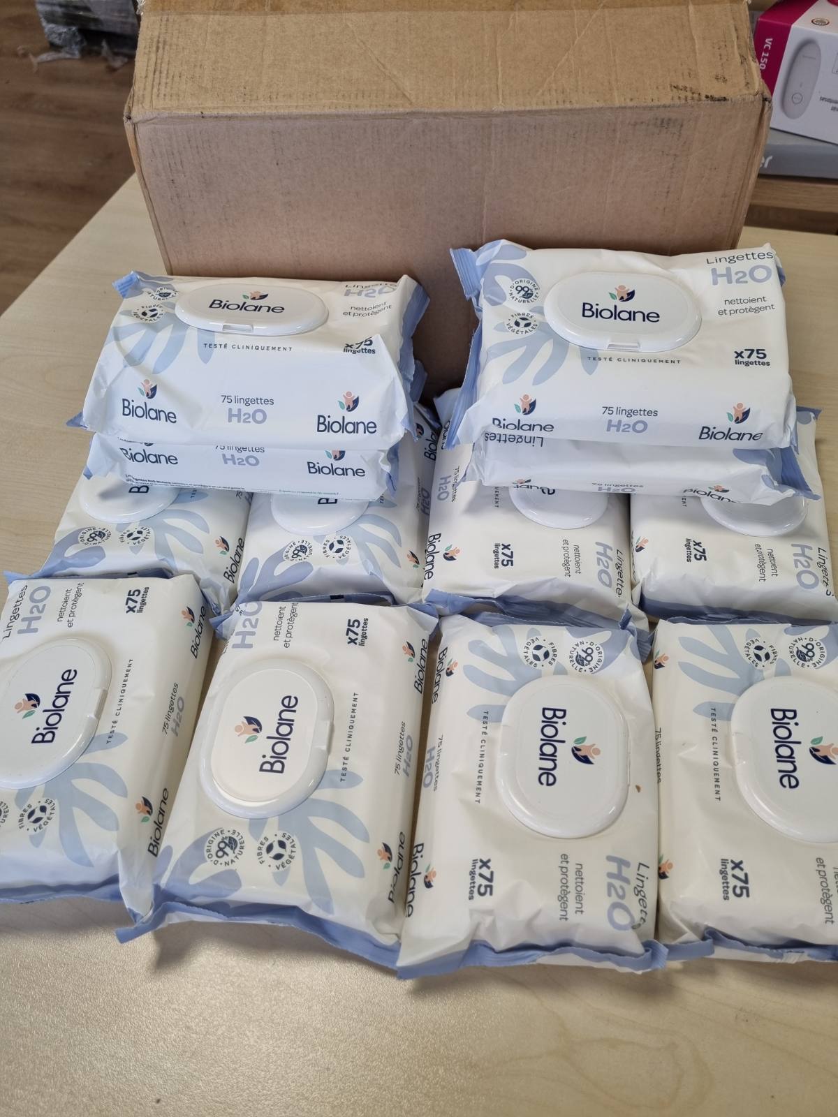 316094 - BIOLANE Peceta me ujë për foshnje - 900 peceta - Pako me 12 x 75