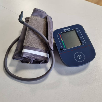 316737 - BEURER Monitor tensioni i gjakut BM 25, për krahun e sipërm, matje e saktë, zbulim i aritmisë, port USB-C, përfshin manshetë, transferim të dhënash në Apple Health, ngjyrë blu