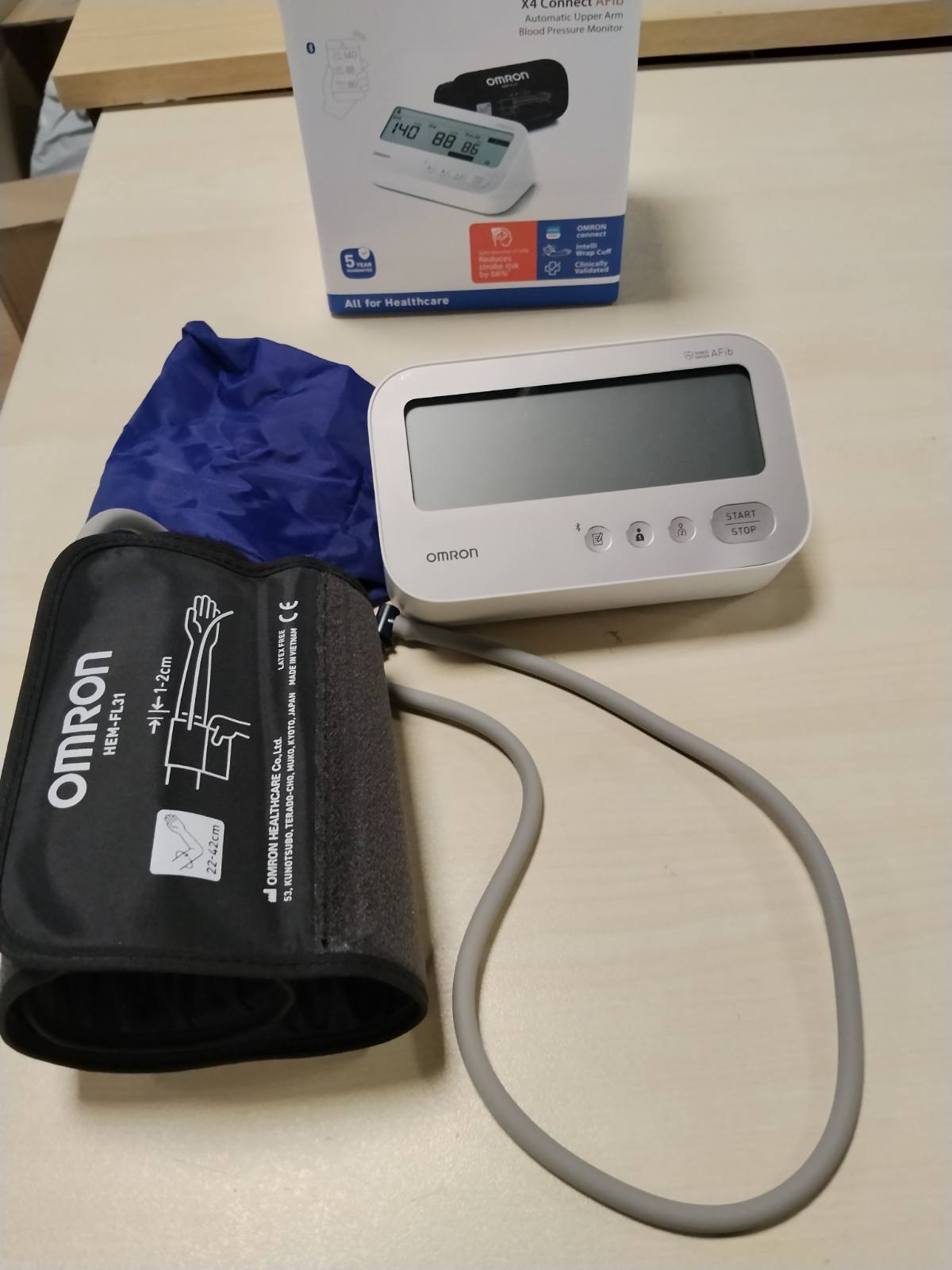 315428 - Connect AFib – Monitor automatik i tensionit të gjakut, aplikacion dhe Bluetooth, 22-42 cm, i validuar klinikisht