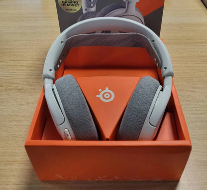 273047 - STEELSERIES Arctis Nova 1 Kufje lojërash, Drajverë HiFi, Audio hapësinore 360°, Jastëkë me shkumë memorie, Ultra të lehtë, PC, PS5, PS4, Switch, Xbox