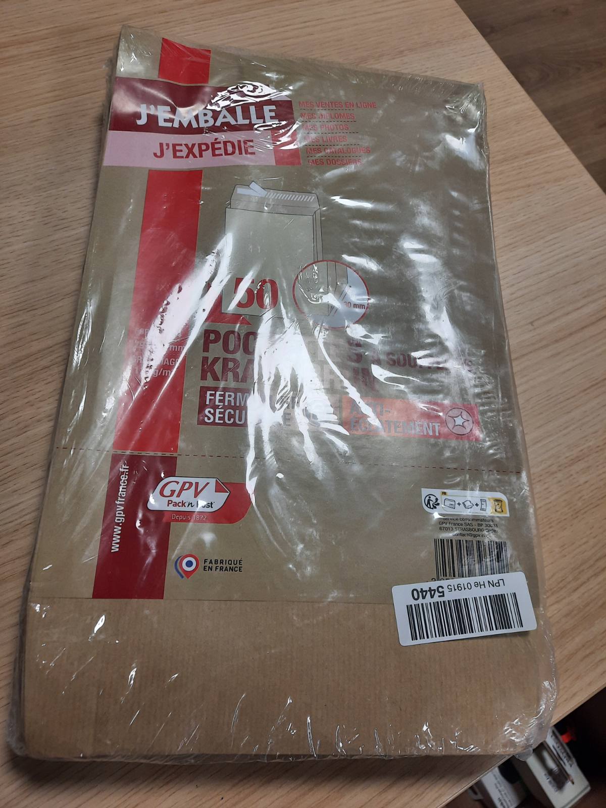 309120 - GPV Pako me 50 xhepa kraft ngjyrë kafe vetëngjitës, format C4 229 x 324 mm, me unazë mbrojtëse 30 mm, 120g