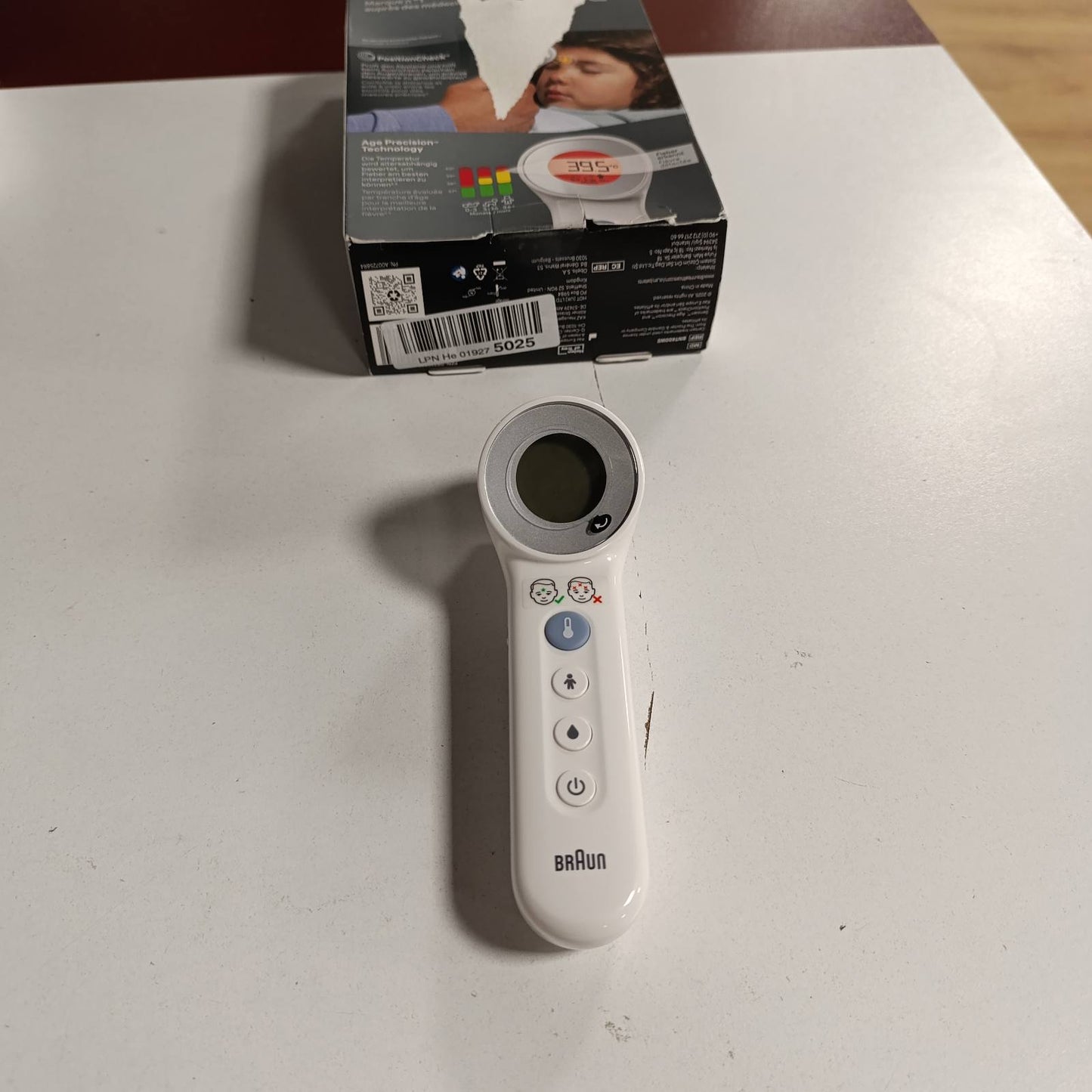 316423 - BRAUN Termometër ballit BNT400, pa kontakt, Age Precision, 3-në-1, ekran dixhital me kod ngjyrash