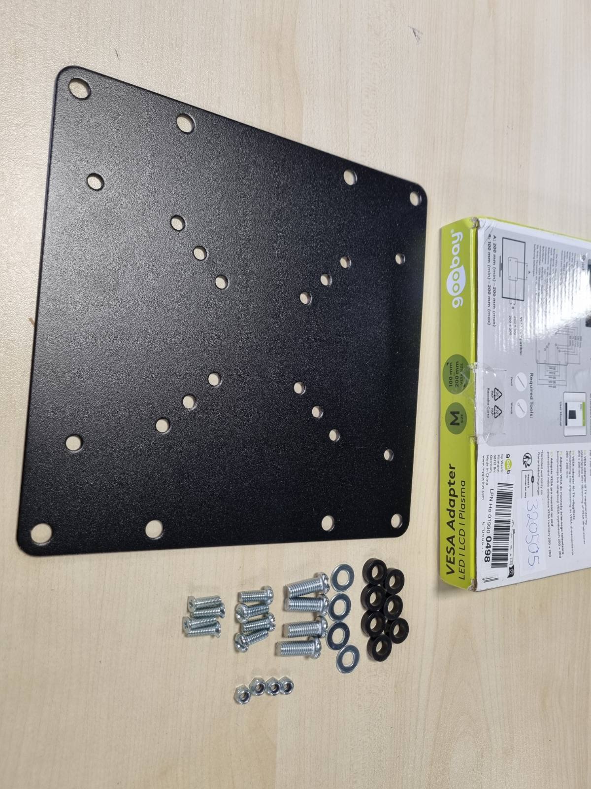 320505 - GOOBAY 63267 Adaptor VESA 100x100 në 200x200, për TV dhe Monitor, mbështetje deri në 30 kg, e zezë
