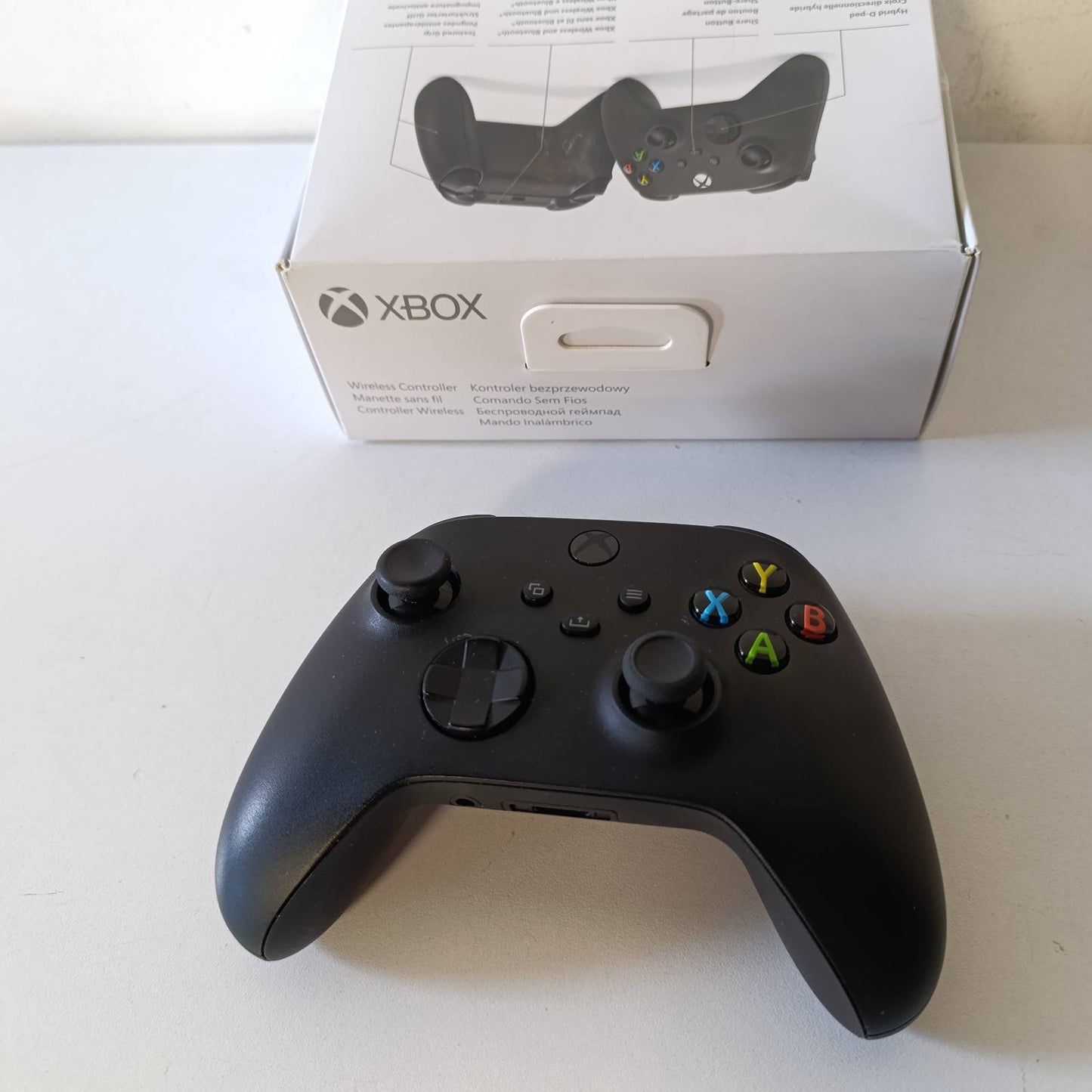 273069 - Xbox Live pa Fil - Carbon Black për Series X, Series S, One, Windows 10/11, Android, iOS