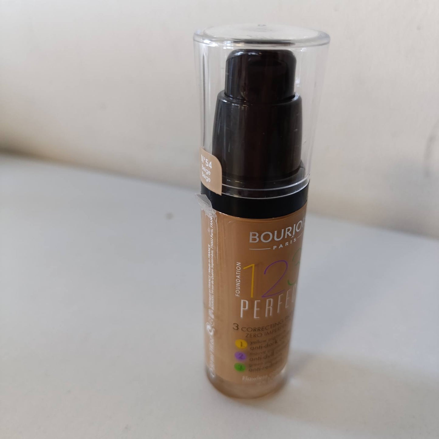 318311 - BOURJOIS - Fondatinë e lëngshme 1,2,3, hidratuese afatgjatë SPF 10 për të gjitha llojet e lëkurës, 54 Bezhë, 100 ml