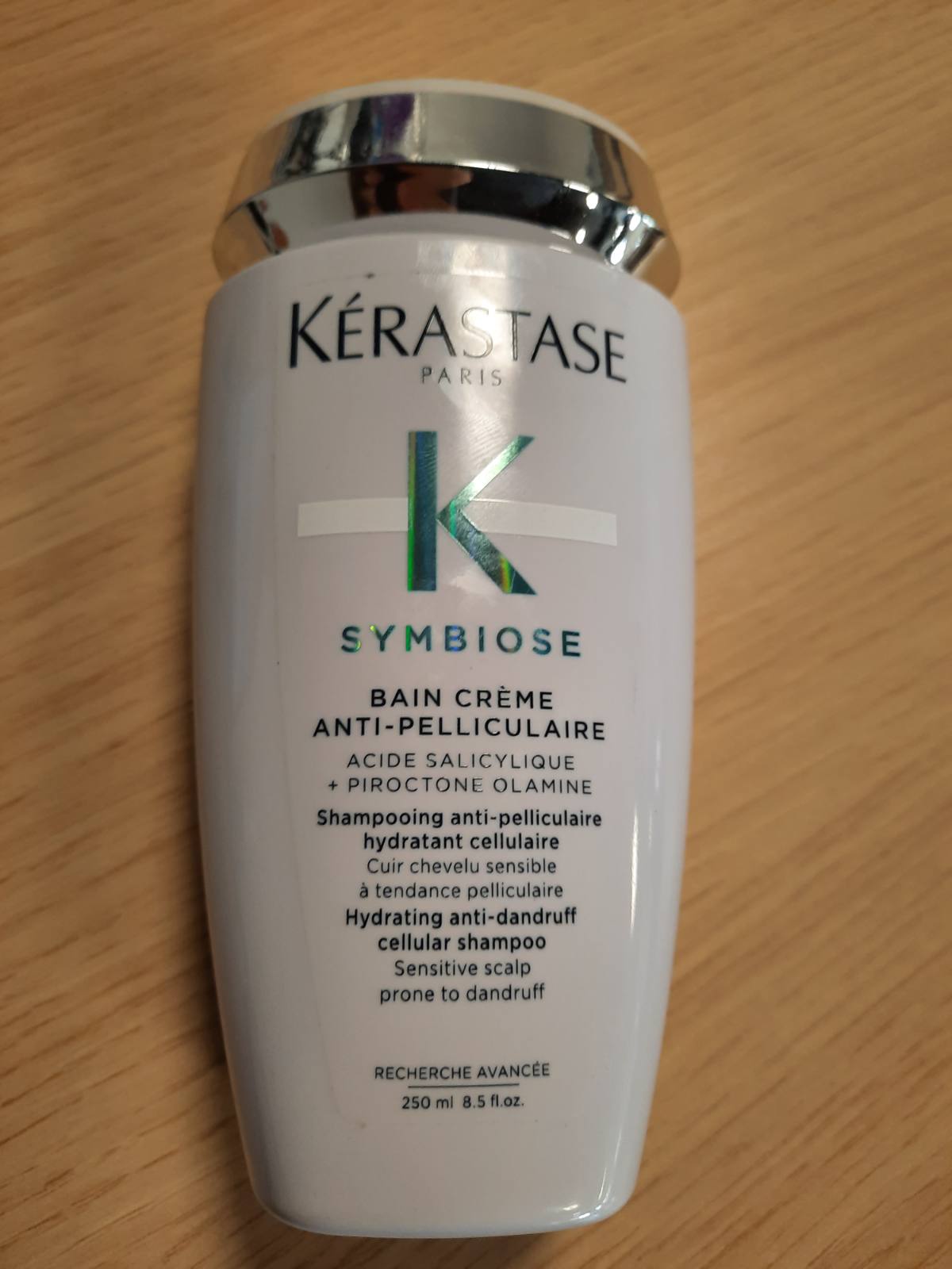 317047 - KERASTASE - Symbiose Shampo Bain Crème Purité - 250 ml | Shampo kundër zbokthit - Me acid salicilik - Pa silikon - Lëkurë koke e yndyrshme dhe e ndjeshme