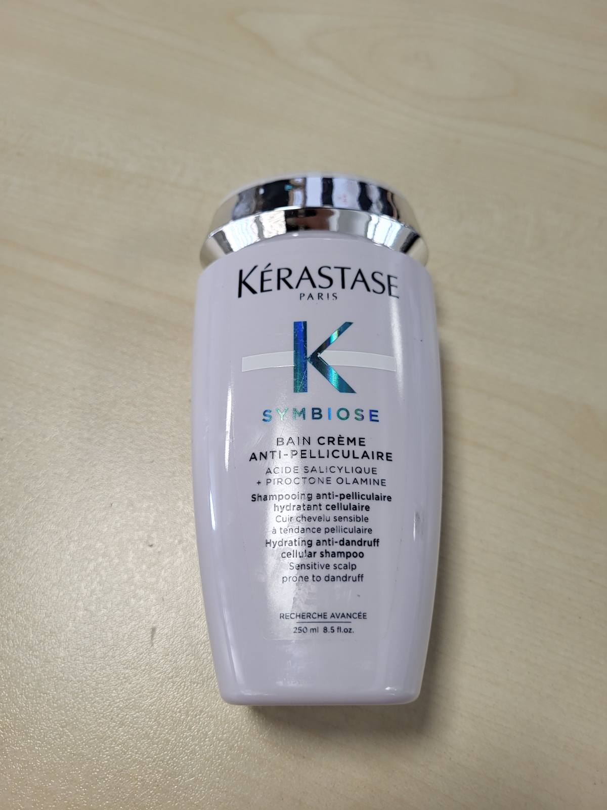317046 - KERASTASE - Symbiose Shampo Bain Crème Purité - 250 ml | Shampo kundër zbokthit - Me acid salicilik - Pa silikon - Lëkurë koke e yndyrshme dhe e ndjeshme