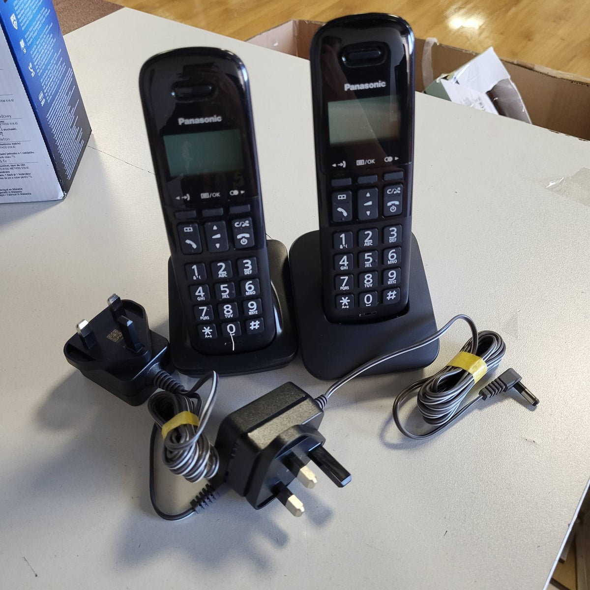 319712 - PANASONIC Telefon KX-TGB612EB DECT pa tel me buton të madh dhe bllokim thirrjesh (Paketë me dy aparate), i zi