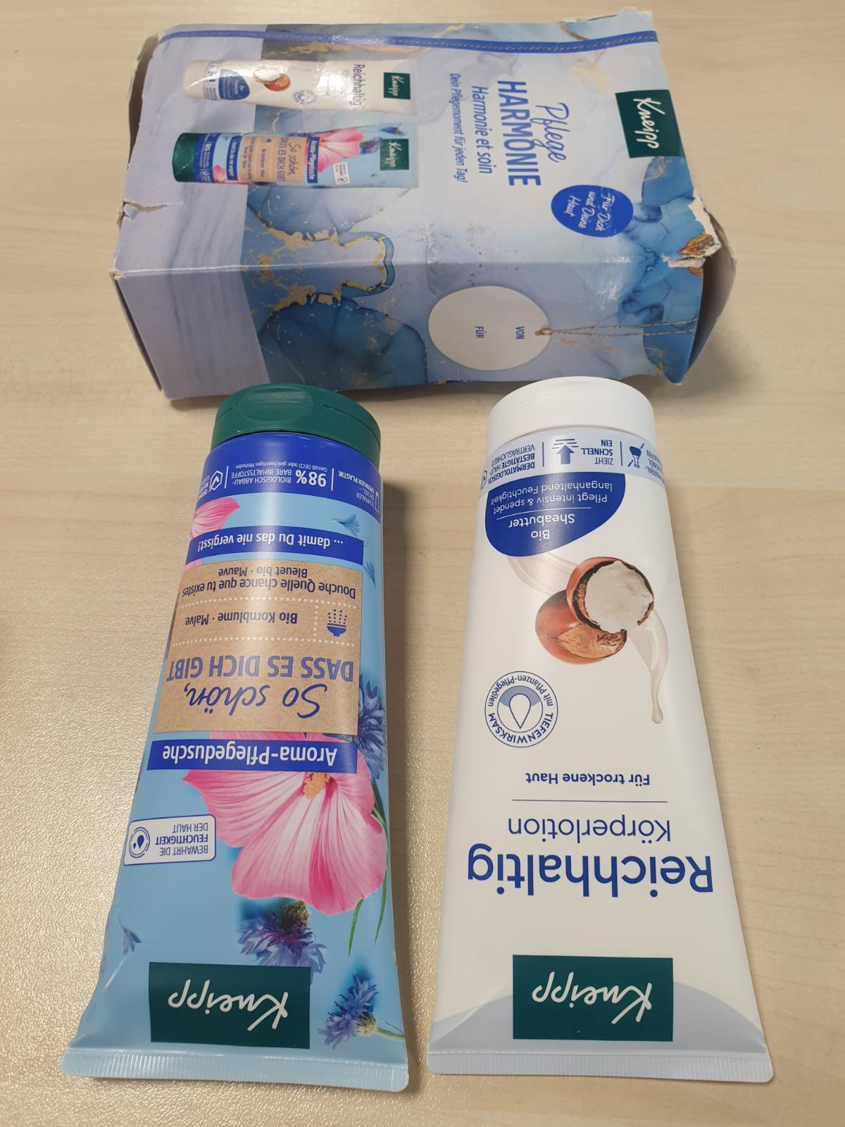 318535 - KNEIPP Set Dhurate Care Harmony - Xhel Dushi dhe Losion Trupi Aroma Care - 2 x 200ml