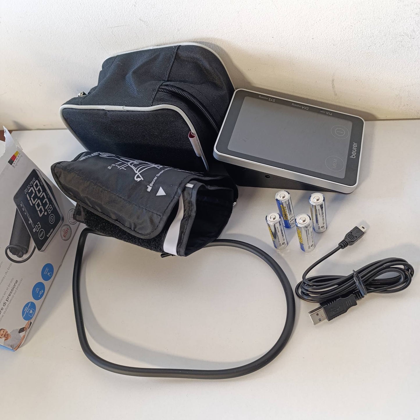 315775 - BEURER Monitor tensioni i gjakut BM 58 (22-30 cm, USB, 2 memorie për 60 lexime, zbulim aritmie, tregues rreziku)