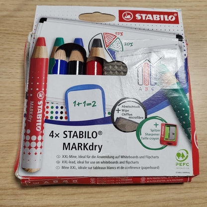274424 - STABILO MARKdry Laps Shënues, Kuti me 4 Lapsa për Dërrasë të Bardhë, Majë XXL, Fshishëm, Ngjyra: E Zezë, Blu, E Kuqe, Jeshile