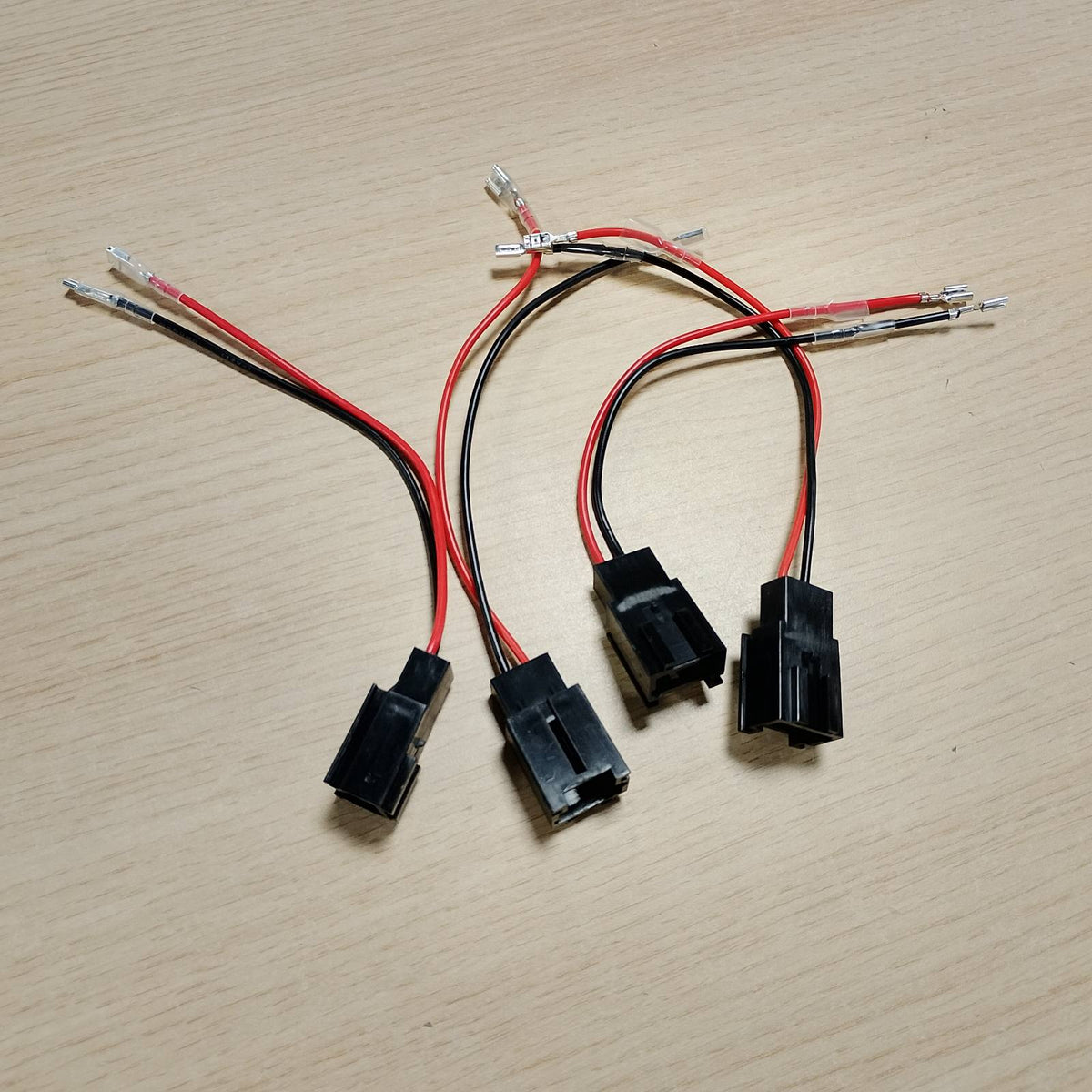 320413 - Sound-way 4 x Kabllo Adaptori, Lidhës me Lug, Spinë për Altoparlantë Makine, Kompatibël me Peugeot, Fiat, Citroen, Vauxhall