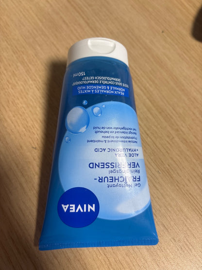 318978 - NIVEA - Xhel Pastrues Freskues, 150 ml, për Lëkurë Normale deri e Kombinuar
