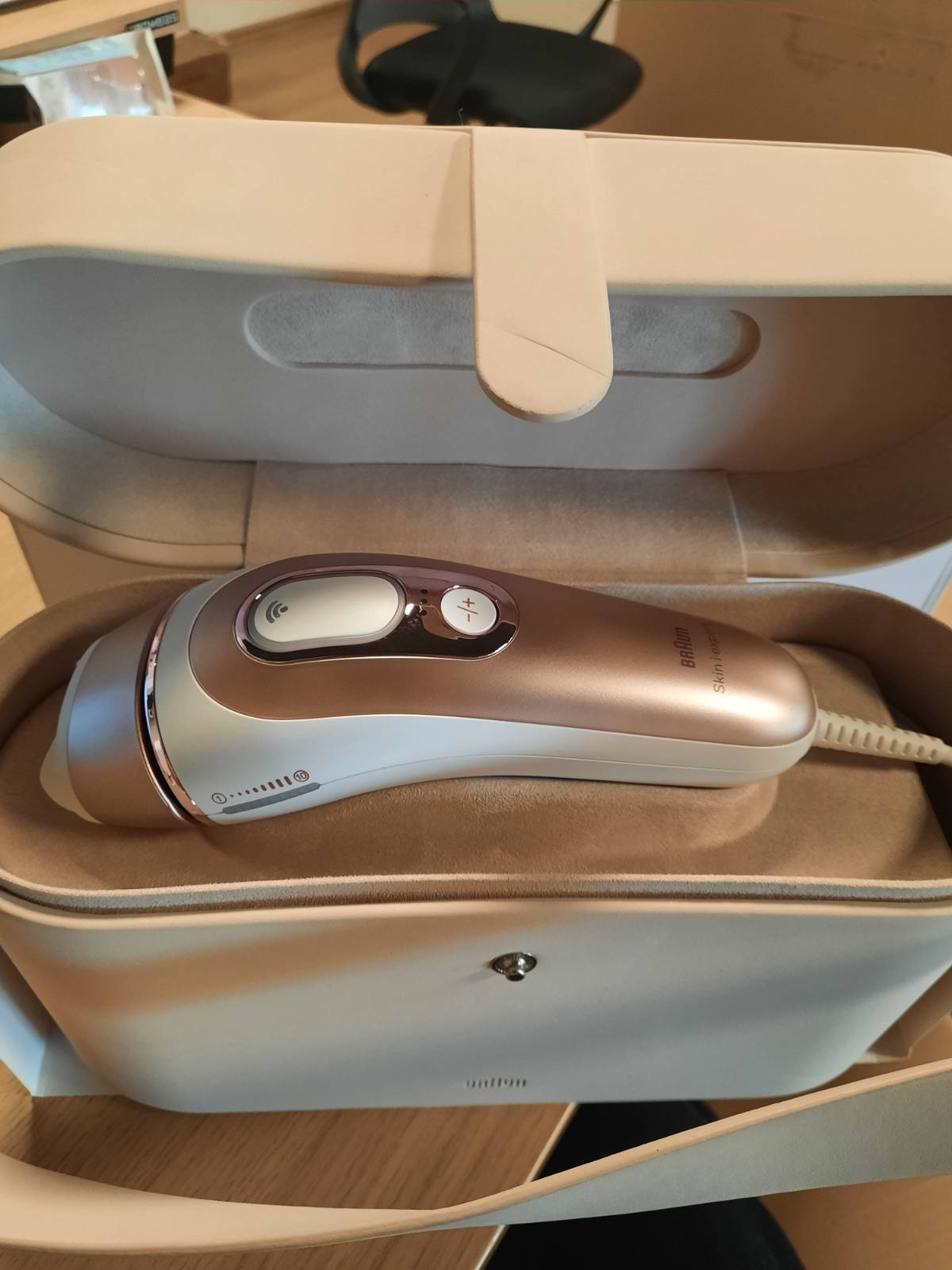 315008 - BRAUN Sistem Inteligjent për Heqjen e Qimeve IPL Skin i·expert PL7442, i Bardhë dhe Rozë – Alternativë me Lazer për në Shtëpi, Me Kabllo, me Qese, Brisk Gillette Venus, 4 Koka
