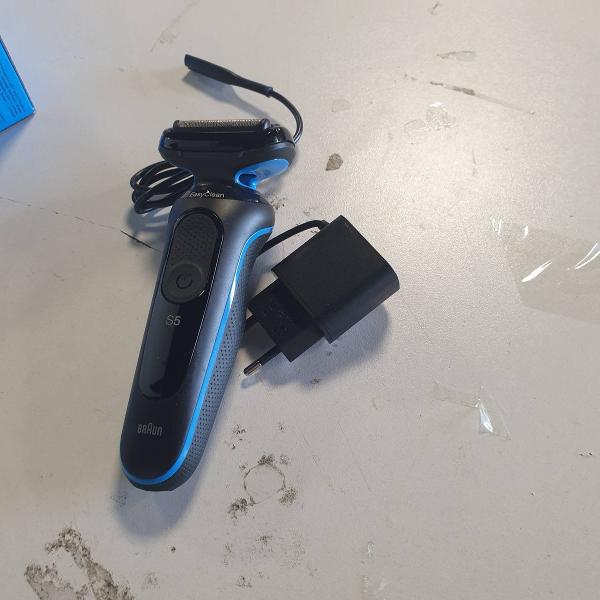 315369 - Makinë rroje elektrike për meshkuj Seria 5, 51-B1000s, Blu, pa tel, prerëse mjekre me bateri 50-minutëshe, rezistente ndaj ujit, e prodhuar në Gjermani, përfshin 1 aksesor