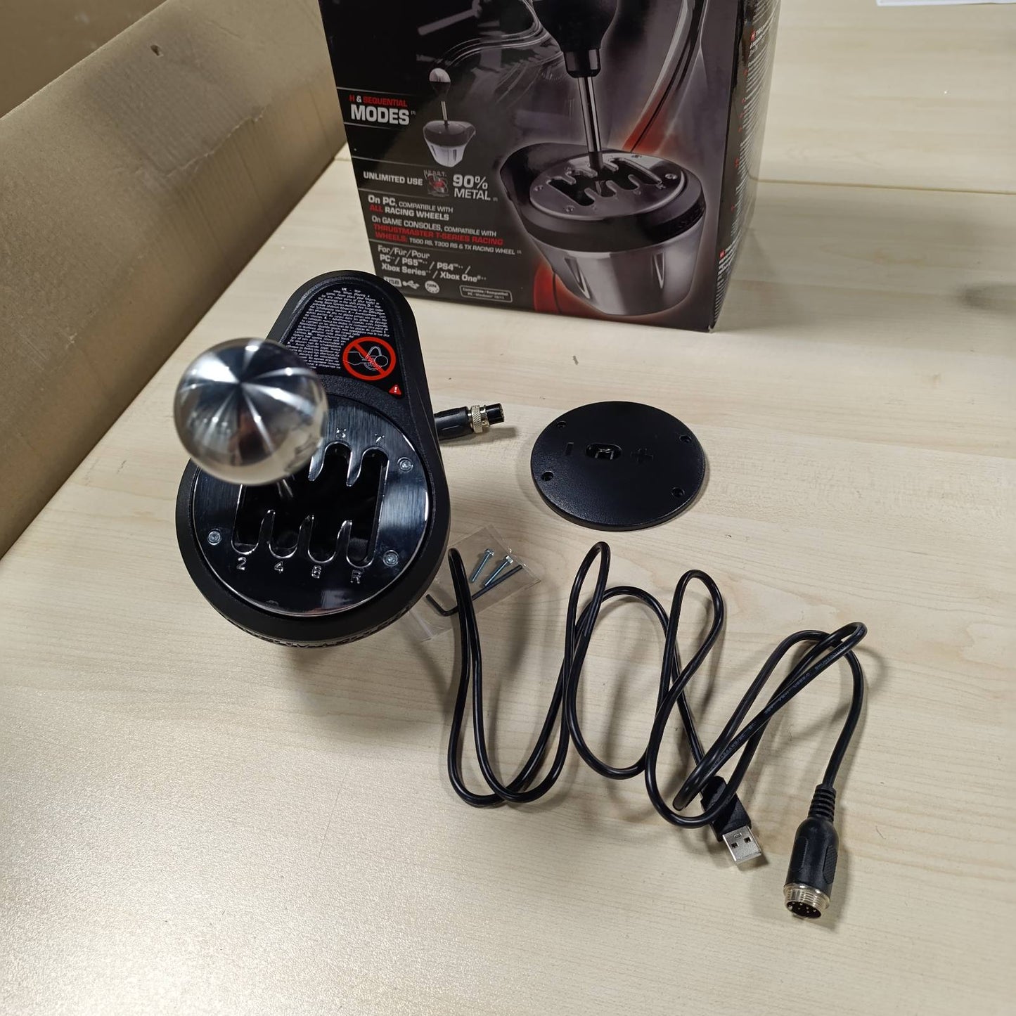 272663 - THRUSTMASTER TH8A, Shtesë për ndërruesin e marshit, Ndërrues marshi 100% metalik, ndërrim marshi model H dhe sekuencial, teknologji magnetike, i pajtueshëm me PS5, PS4, Xbox Series X|S, Xbox One dhe PC