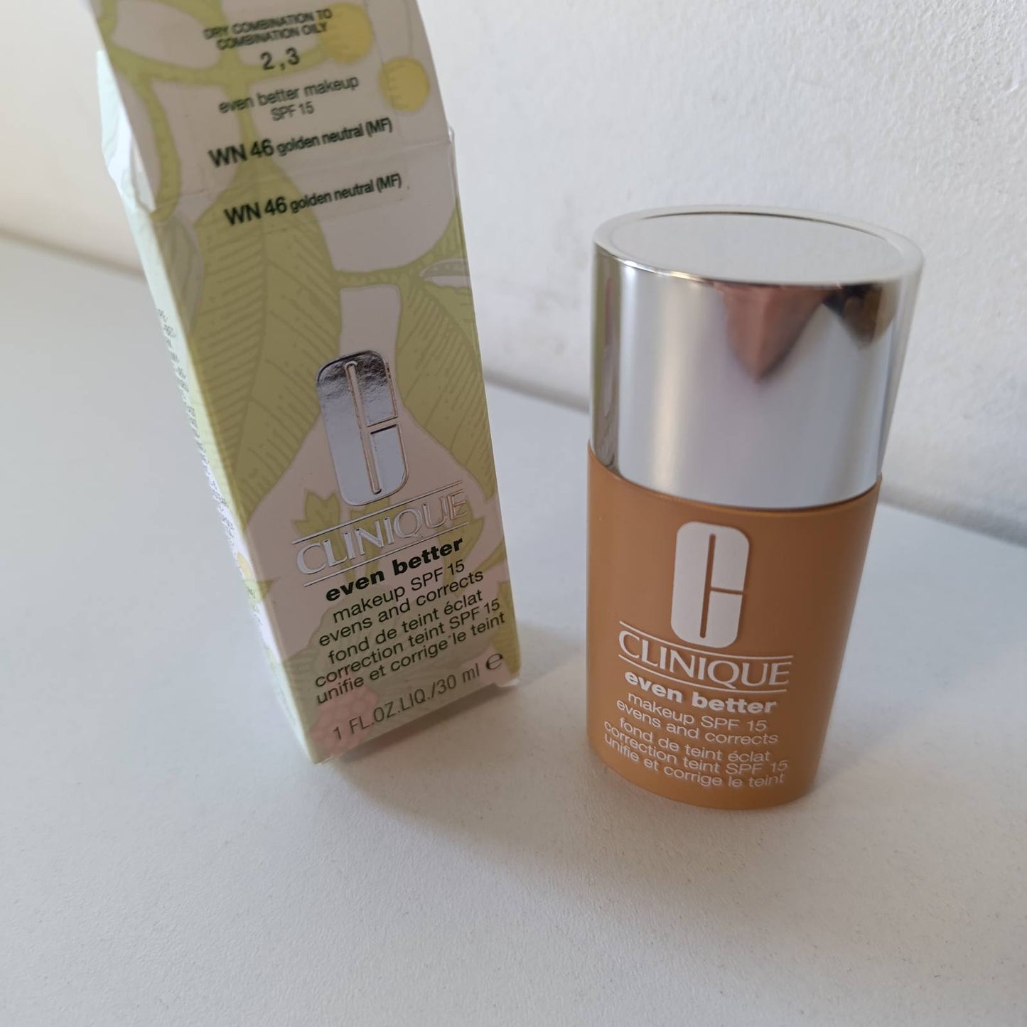 316494 - CLINIQUE Even Better™ Makeup Broad Spectrum SPF 15, Fondatinë e Lëngshme me Mbuluar të Mesëm, Vitaminë C, Përfundim Natyral dhe Mbrojtje Kundër Njollave të Errëta