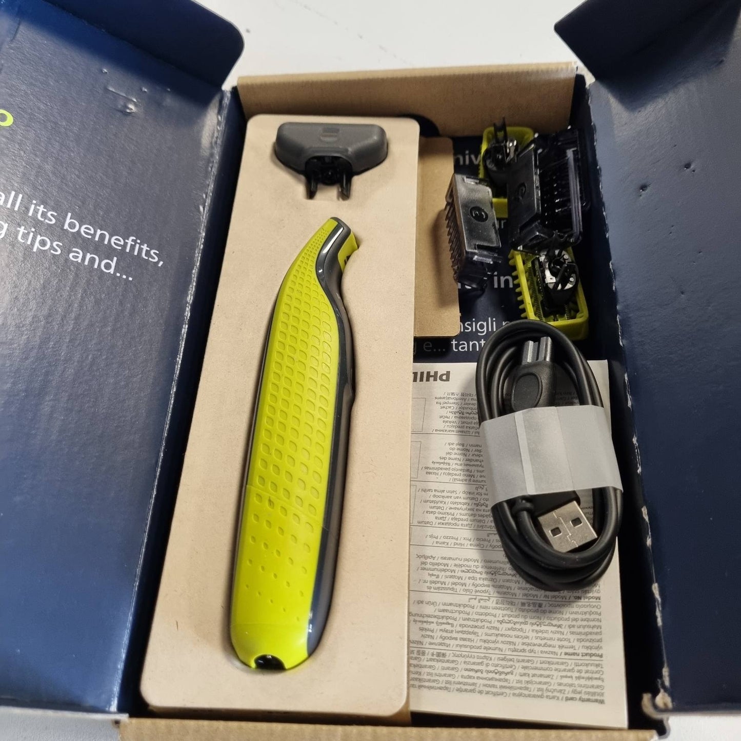 315952 - PHILIPS Berber OneBlade 360 QP2824/31, Makinë rroje dhe shkurtuese elektrike, 3 tehe, 3 krehër për mjekër (1.3.5"), 1 komplet trupi