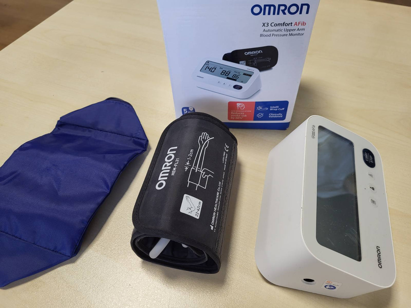 315534 - OMRON X3 COMFORT AFIB - Monitor dixhital i tensionit të gjakut për krahun e sipërm, zbulim automatik të fibrilacionit atrial (AFib), i validuar klinikisht për 2 përdorues