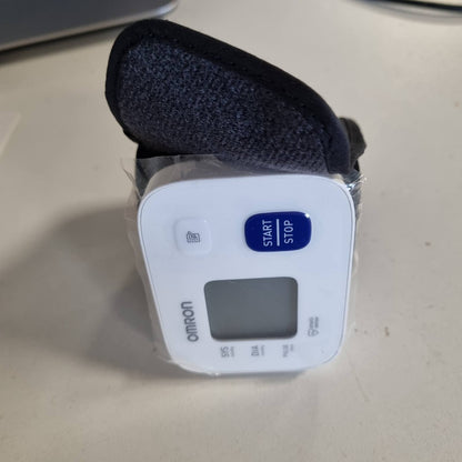 316352 - OMRON Monitor dixhital i tensionit të gjakut për kyçin e dorës RS1, i validuar klinikisht, manshetë 13.5-21.5 cm