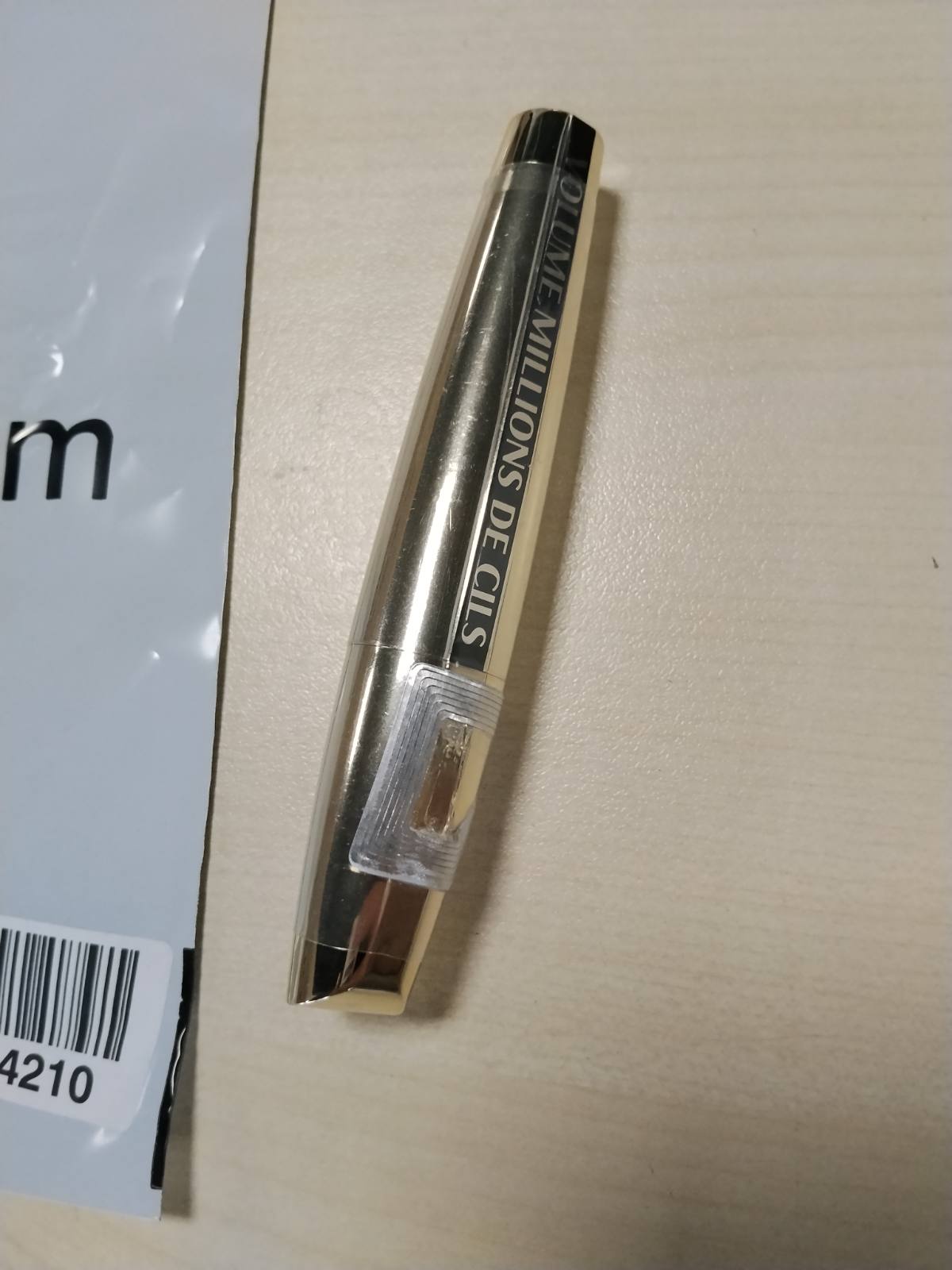 318160 - L'ORÉAL PARIS Rimel Million Lash Volume, Volum dhe Përkufizim i Qerpikëve, Furçë Elastomeri, E Zezë