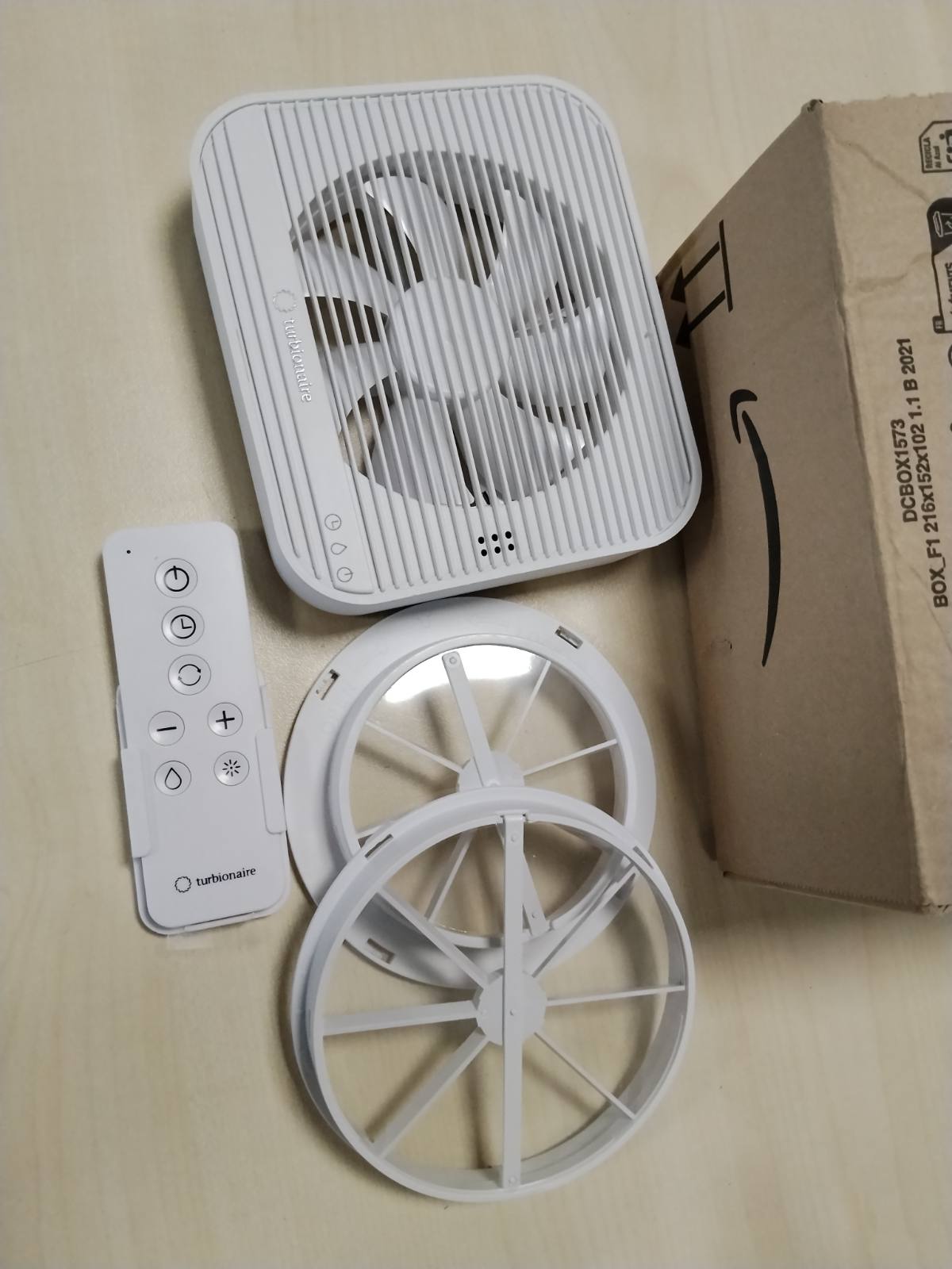 288194 - TURBIONAIRE Ventilator shumëfunksional për banjë Axio 1012 HTR, 161 m³/orë, sensor lagështie, kohëmatës, 8 shpejtësi, telekomandë, aksesorë/valvulë rryme ajri 100 mm dhe 120 mm e përfshirë, 7.8W