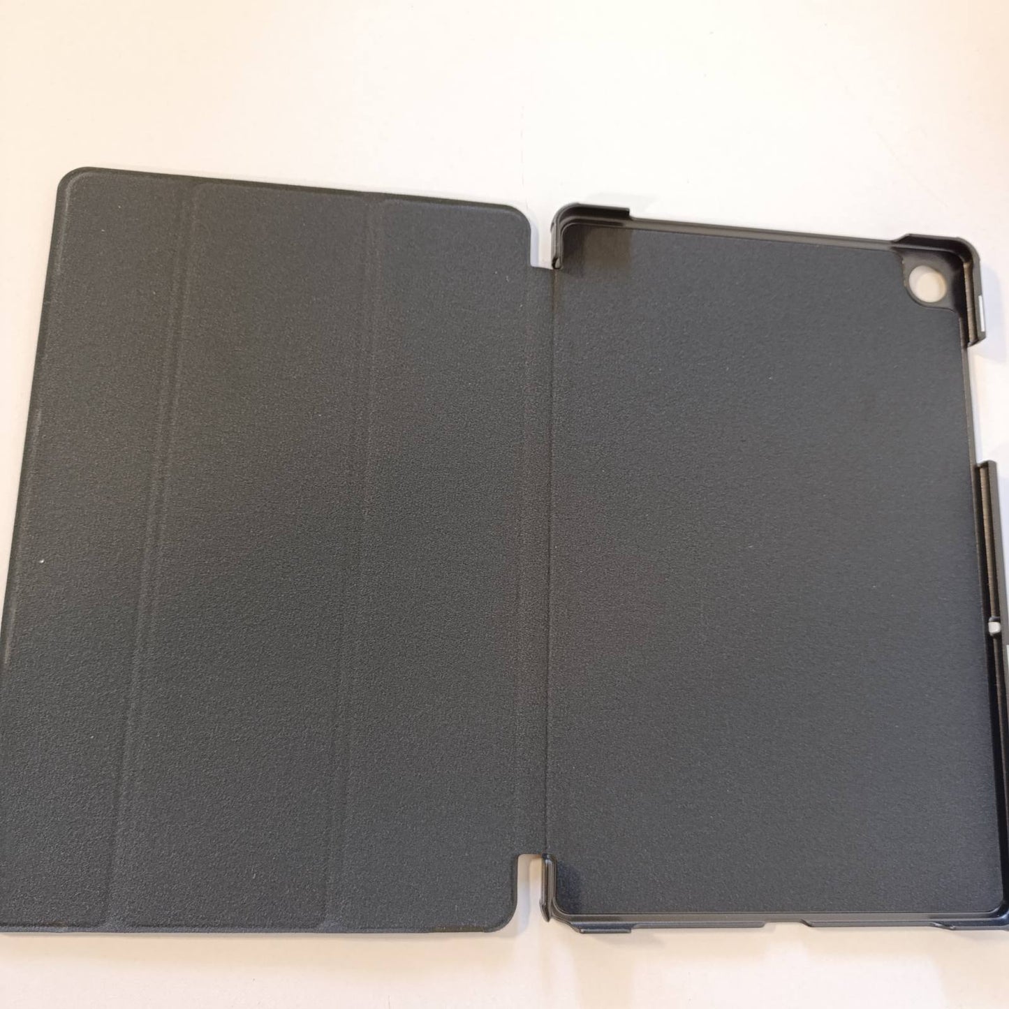 320697 - COBAK Mbrojtëse për Samsung Galaxy Tab A11+ Plus 2025 (SM-X230/X236B) / A9+ 2023 (SM-X210/X215/X216/X218), 11 inç, Lëkure PU, E palosshme trefish, Funksion automatik gjumë/zgjim, Ngjyrë e zezë