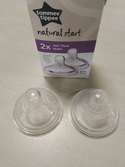 318883 - TOMMEE TIPPEE - Thithë shisheje, thithë me fillim natyral, rrjedhje e ndryshueshme, 0+ muaj, në formë gjiri, valvul antikolike, silikon i butë, pako me 2 pjesë