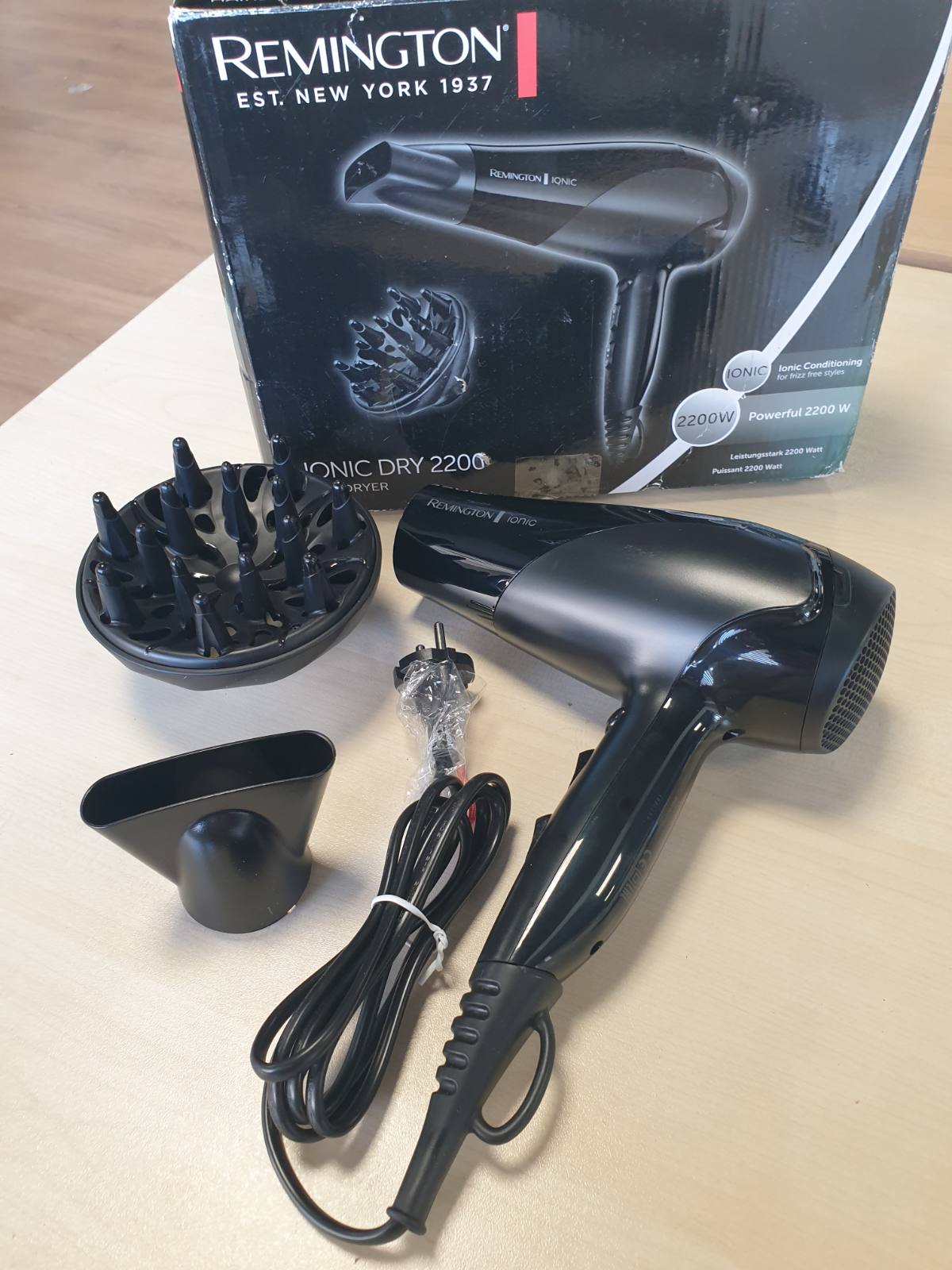 317271 - REMINGTON - Tharëse flokësh Ionic Dry - 2200 vat - Teknologji jonike - Difuzues - Shkrepëse e ftohtë - Model D3198