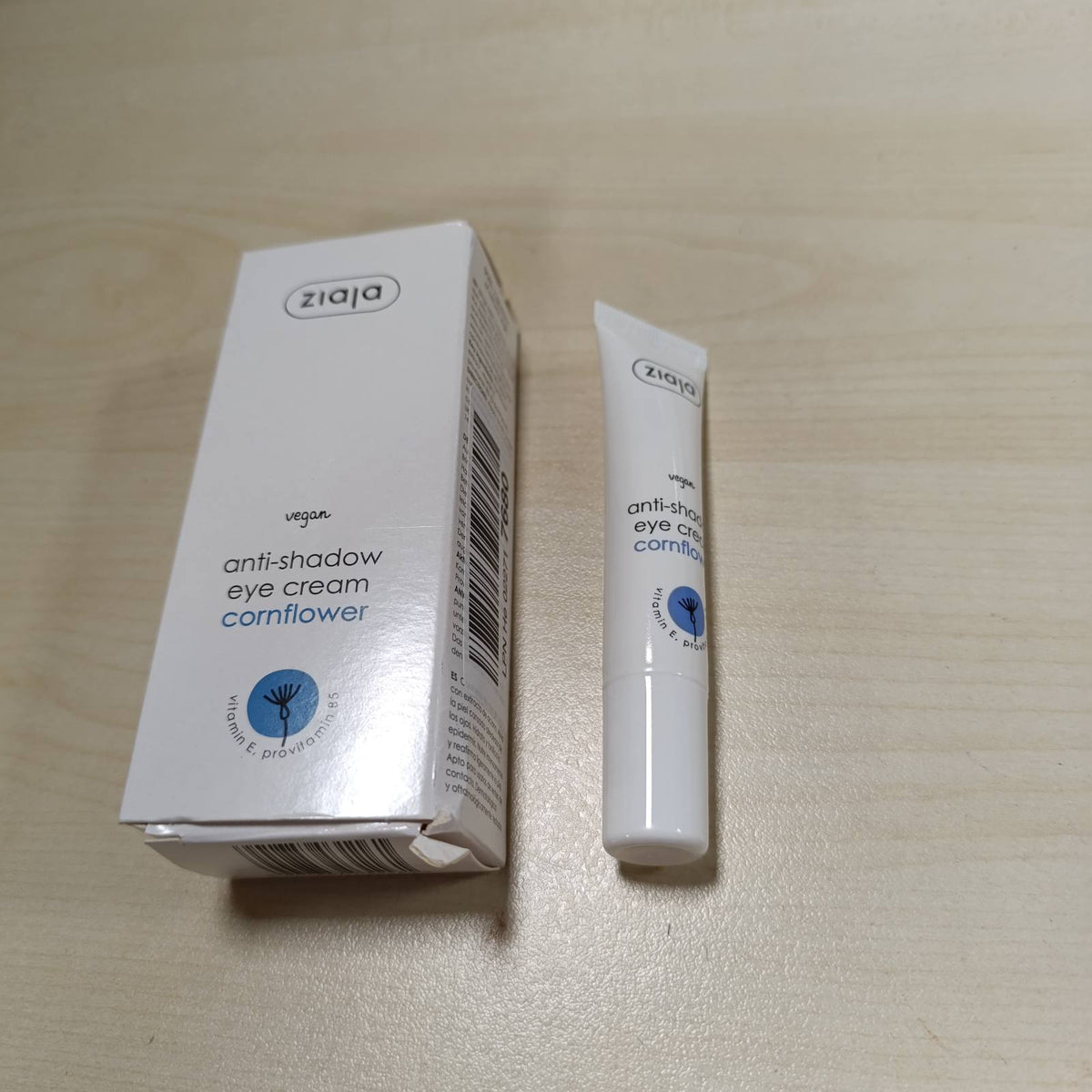 318798 - Krem për konturin e syve me lule misri, 15 ml