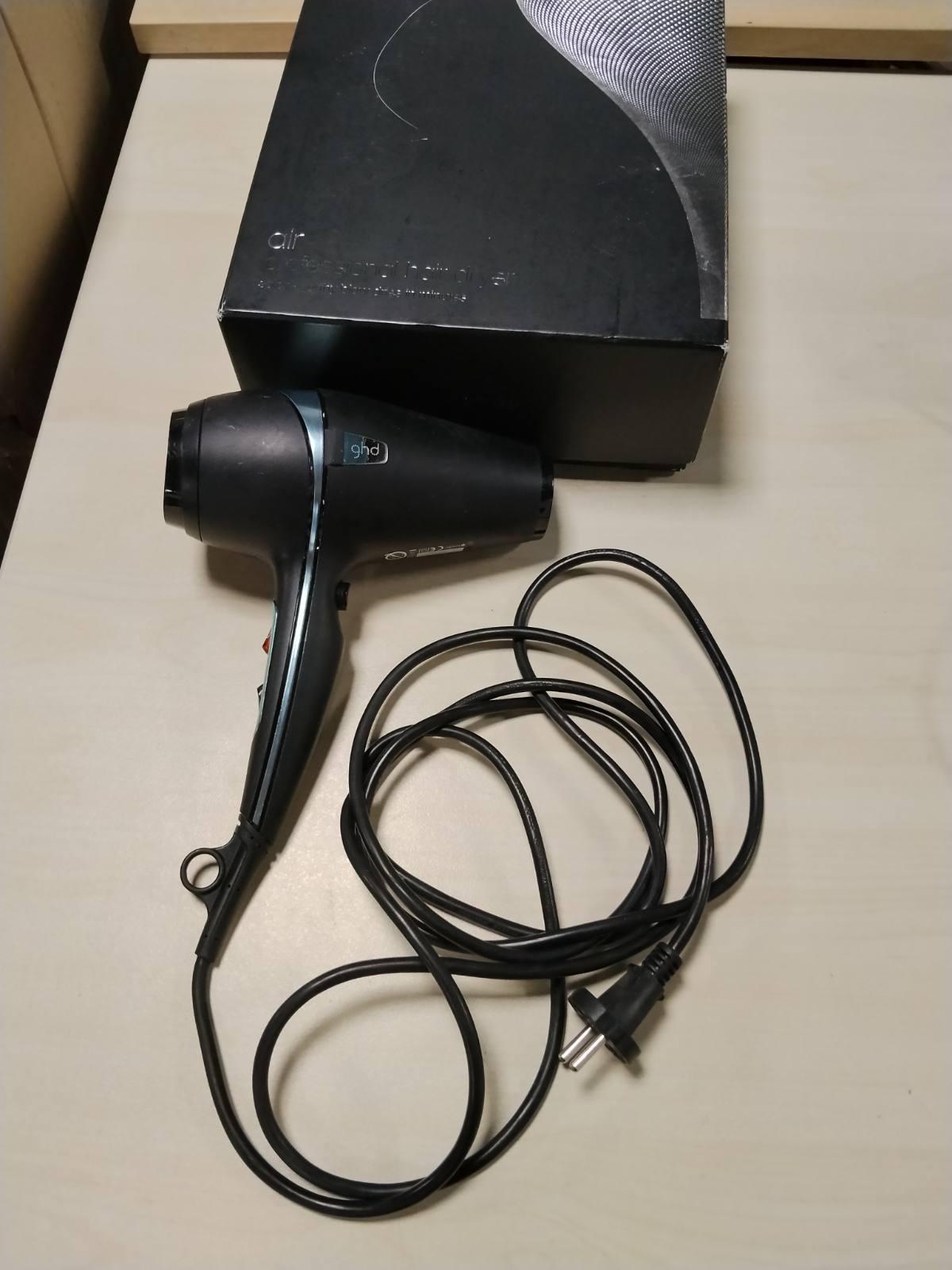 289435 - GHD Tharëse flokësh me ajër në të zezë - Tharëse flokësh e fuqishme për një përfundim salloni, Tharje 2 herë më e shpejtë, Zvogëlon kaçurrelat - Për të gjitha llojet e flokëve